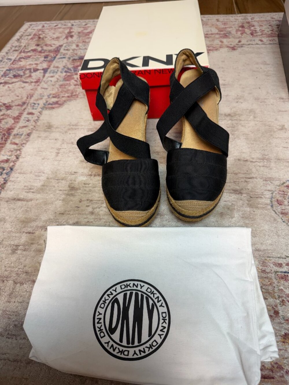 DKNY Women's closed toe Ankle Strap Espadrille Wedge Sandals-Size 8